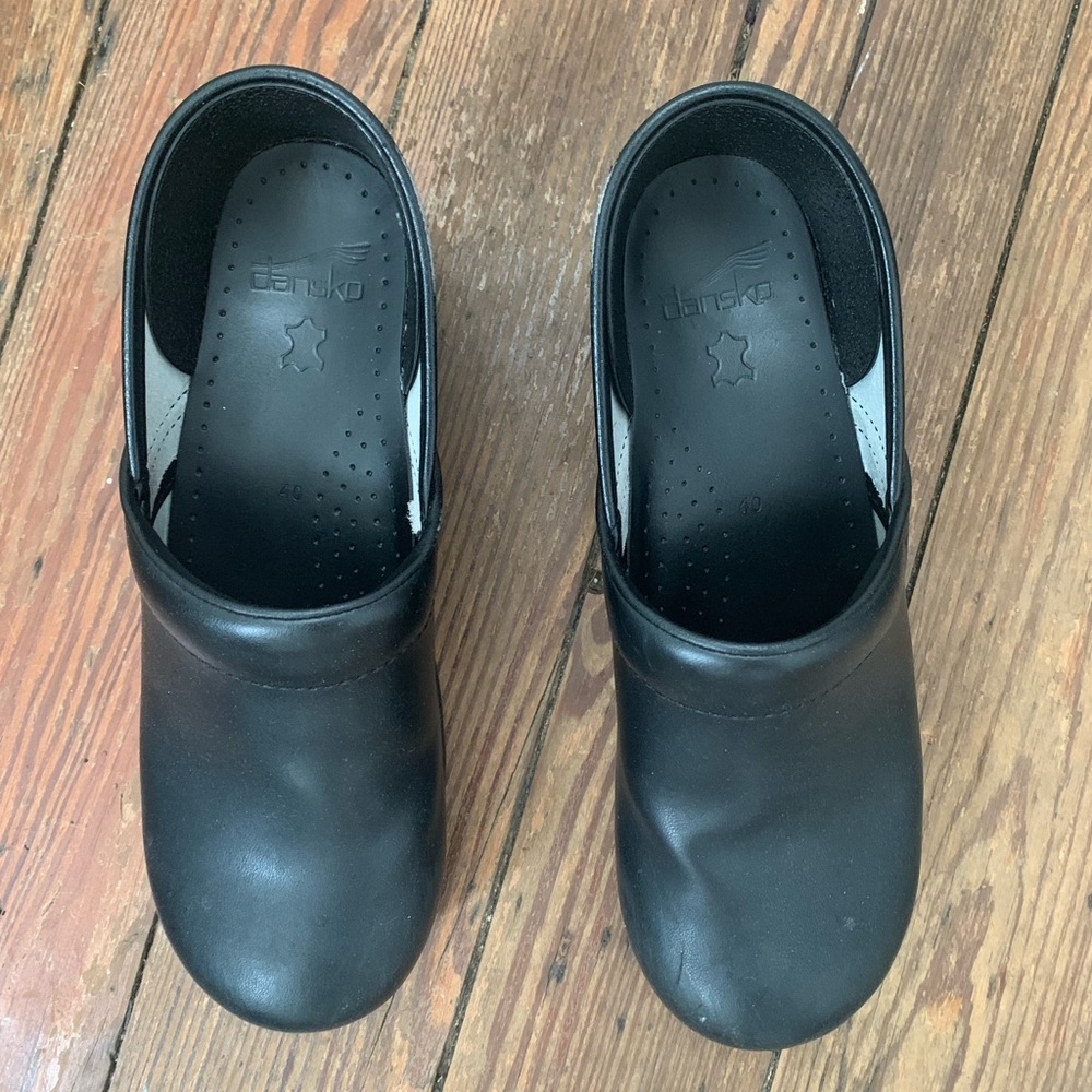 Basic Black Dansko Clogs Barely Worn! - image 2
